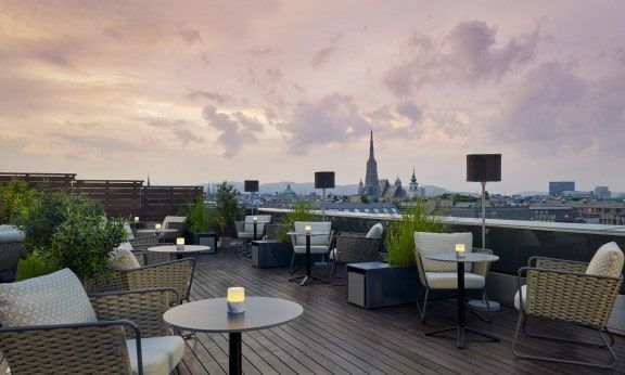 The Ritz-Carlton Vienna-Atmosphere Rooftop Bar