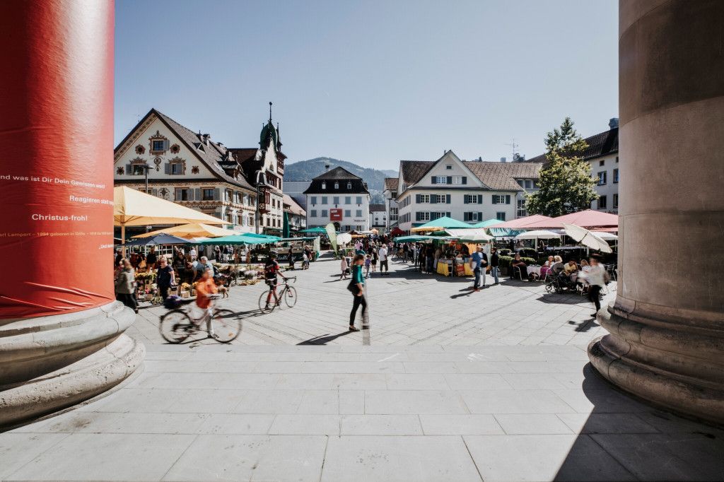 Blick auf den Dornbirner Wochenmarkt