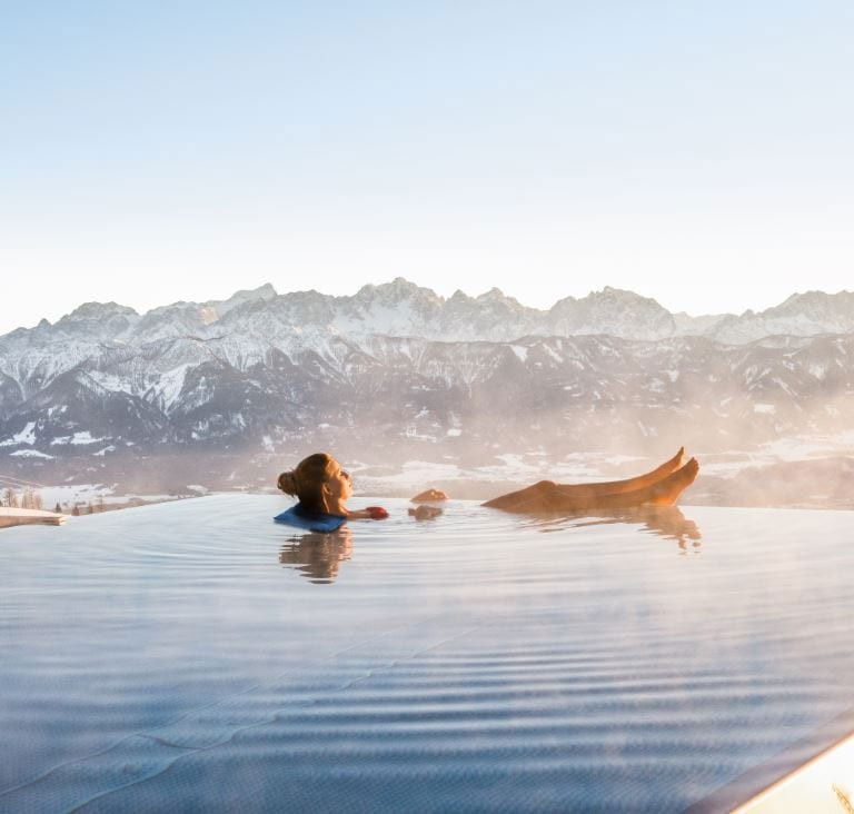 Infinitypool Alpinhotel Pacheiner - Gerlitzen Alpe - www.pacheiner.at Kärnten Werbung, Fotograf: Franz Gerdl