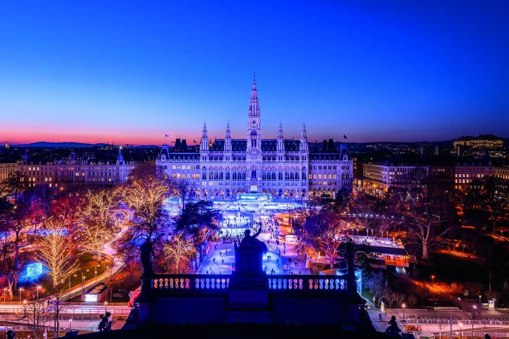 (c) stadt wien markting | Johannes Wiedl Der Wiener Eistraum am Rathausplatz (c) stadt wien markting | Johannes Wiedl
