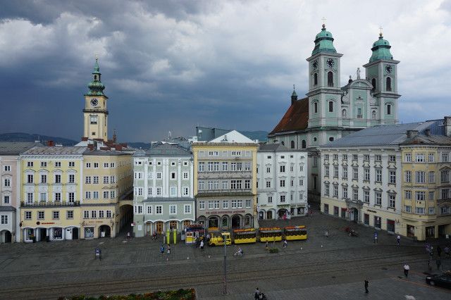 Linz Hauptplatz bewölkt