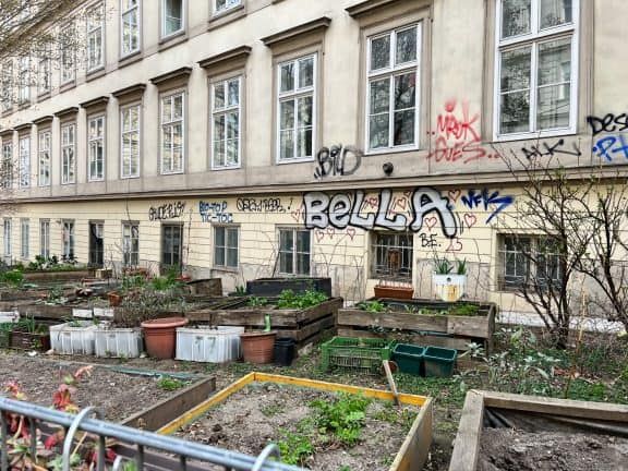 Der Gemeinschatftsgarten Salatpiraten in Neubau (c) Julia Riedesser | 1000things