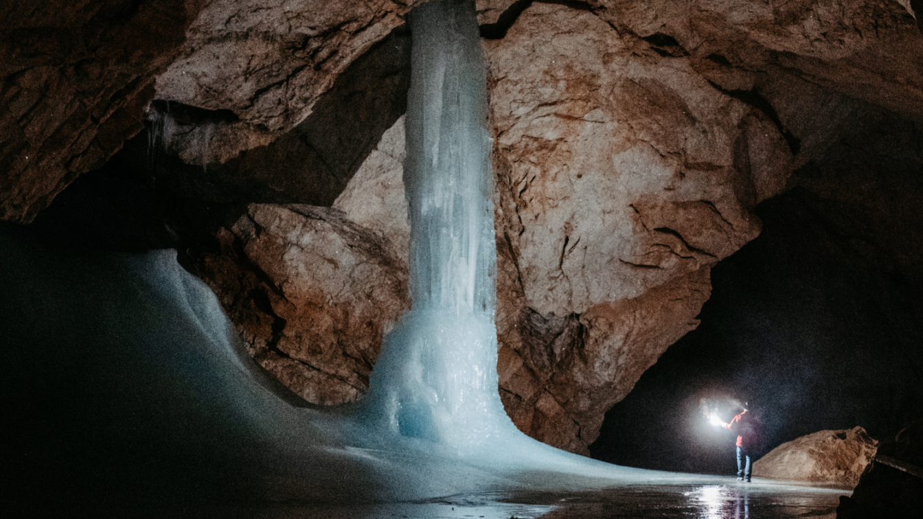 (c) Die Weltbelichterei | 1000things Eisskulpturen in der Eisriesenwelt Werfen