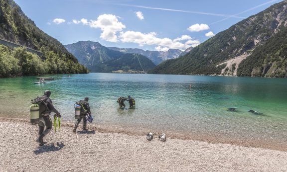 Tauchen im Achensee in Tirol