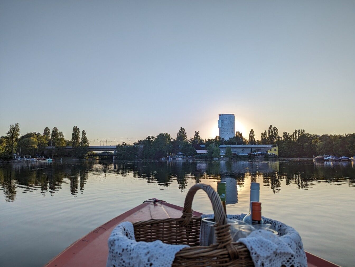 Mondscheinpicknick Alte Donau Wien