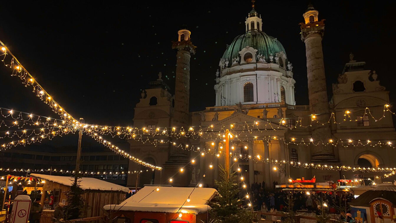 Weihnachtsmarkt Art Advent Karlsplatz