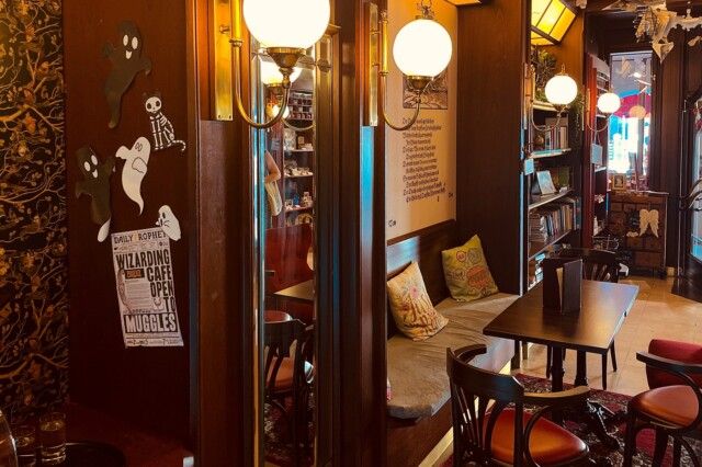 Phoenix Book Café