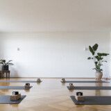 Die hellen Räume des Manas Yoga Studios am Franz-Josef-Kai