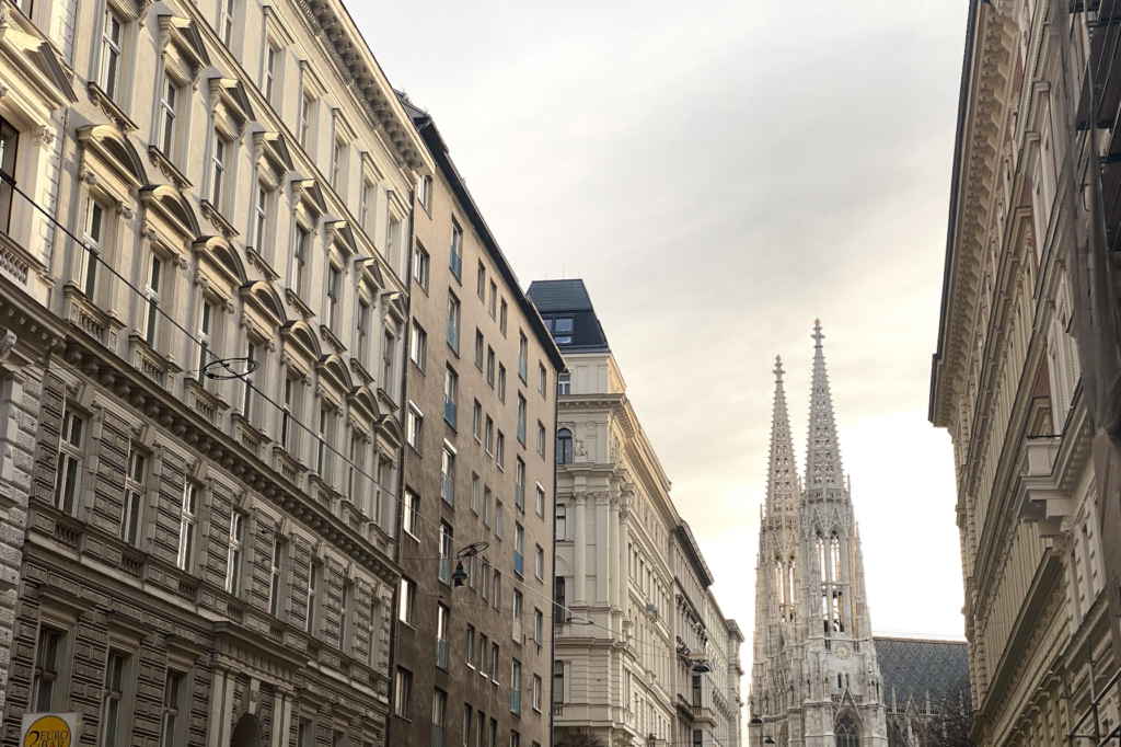 Wien Votivkirche Abend