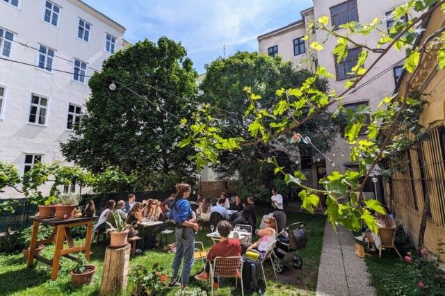 Frei Yoga Cafe Wien Gastgarten