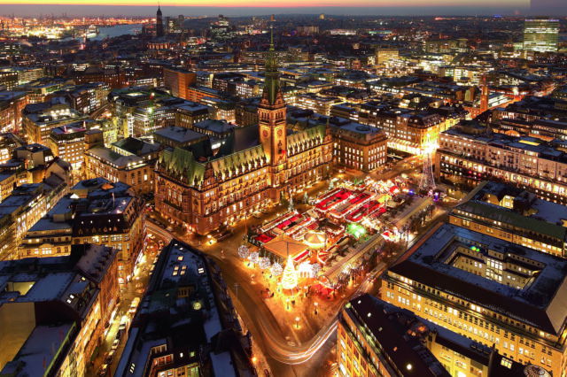 Weihnachtsmarkt Hamburg Rathaus