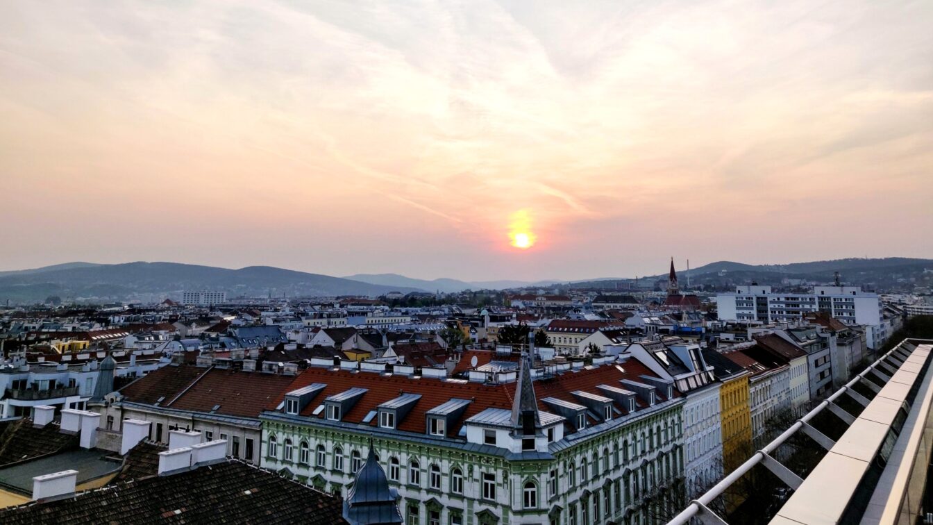 Wien, Sonnenuntergang, Dachterrasse, Restaurant Herzig, 15. Bezirk