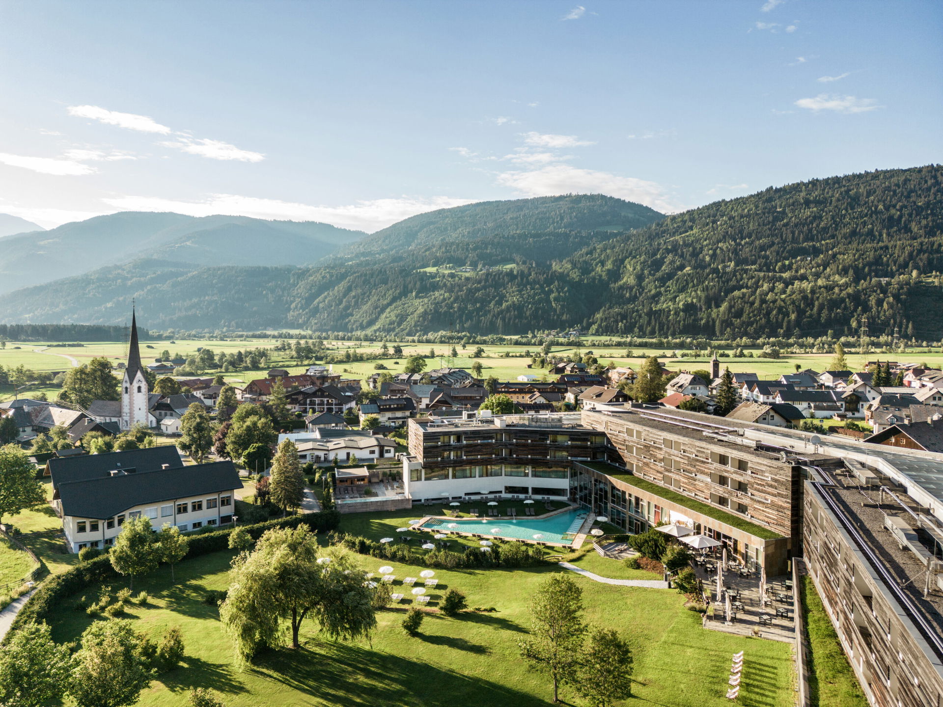Falkensteiner Hotel Carinzia in Kärnten, Hotelansicht von oben