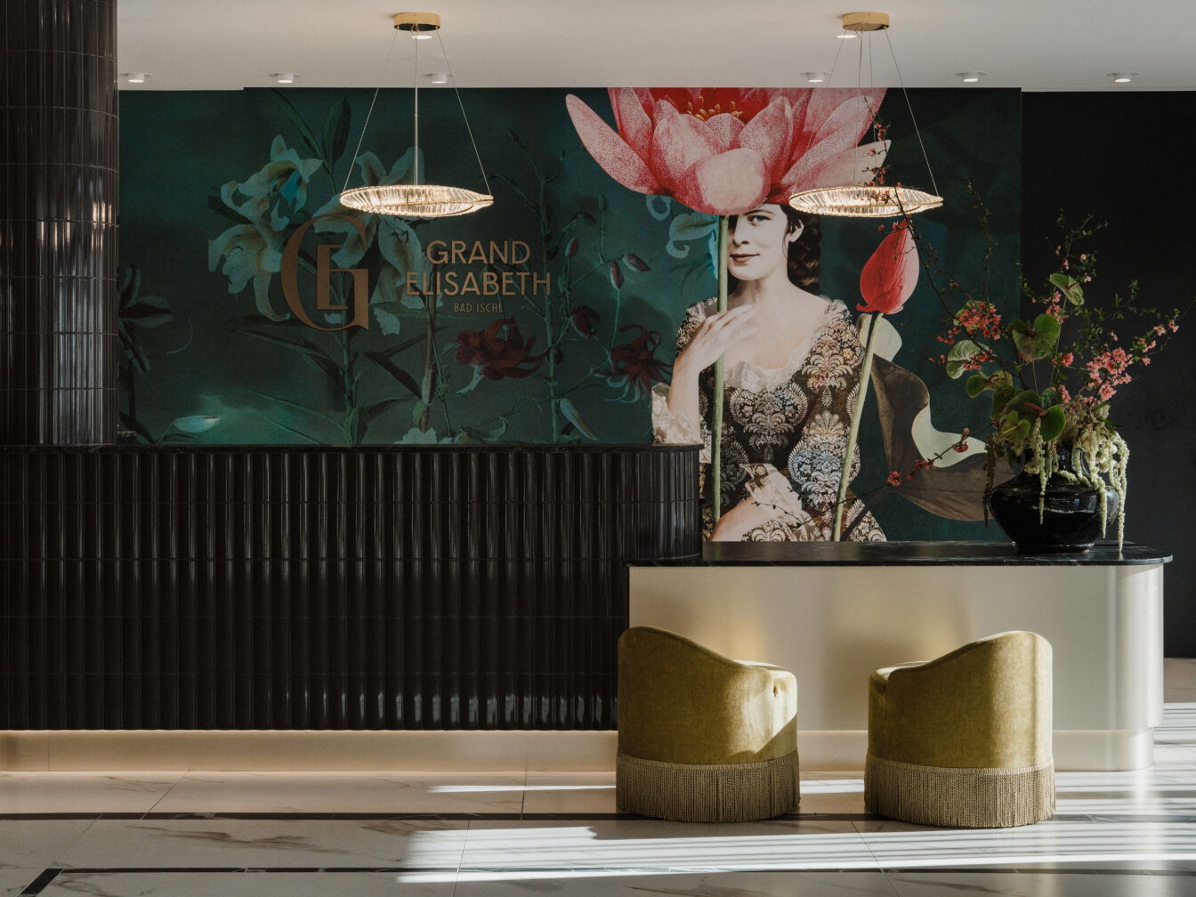 Die Rezeption des Grand Elisabeth Hotels in Bad Ischl.