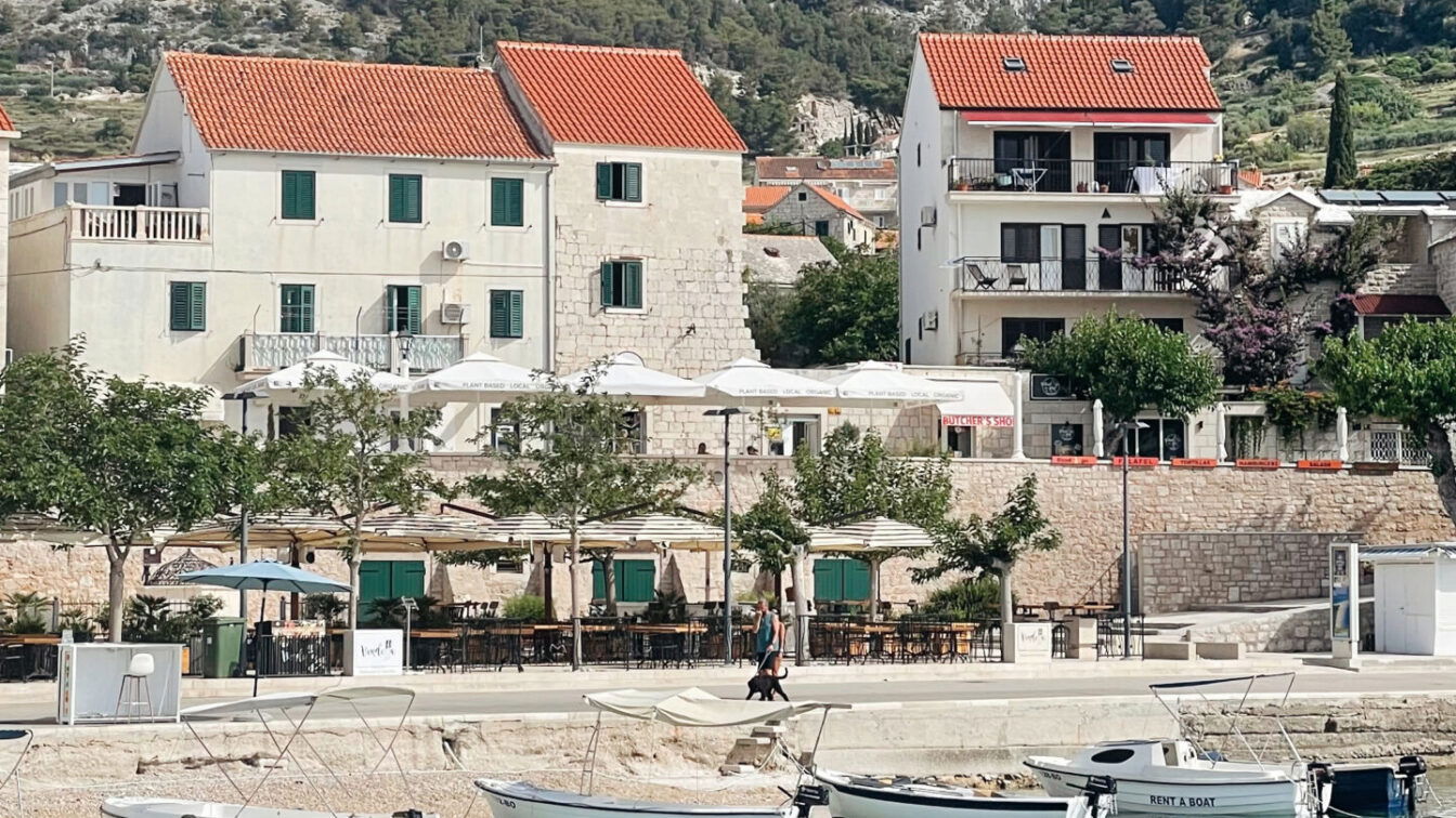 (c) Rachel Quarterman | Dupe Blick auf eine kroatische Bucht.