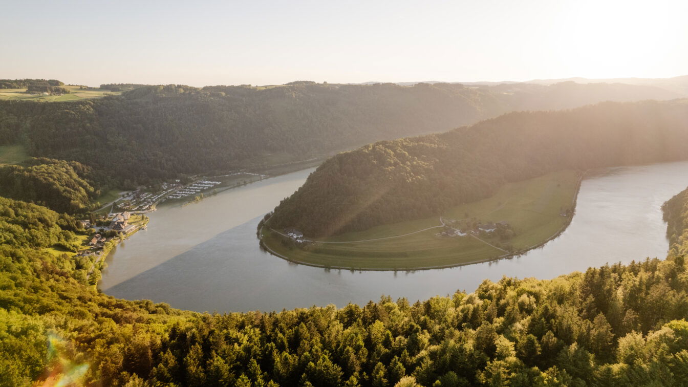 (c) Tourismusverband Donau Oberösterreich | CM Visuals Donauschlinge von oben (c) Tourismusverband Donau Oberösterreich