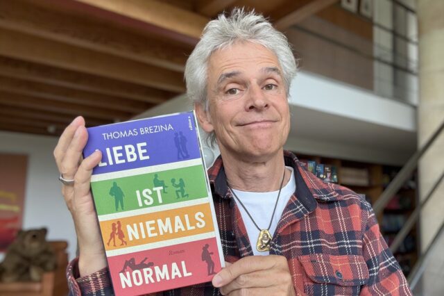 Thomas Brezina mit seinem neuen Roman "Liebe ist niemals normal"