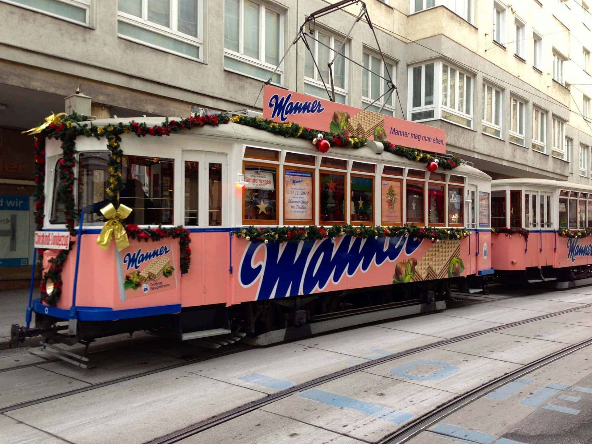 Manner_Tram_Vienna_-_2_(8257241555)