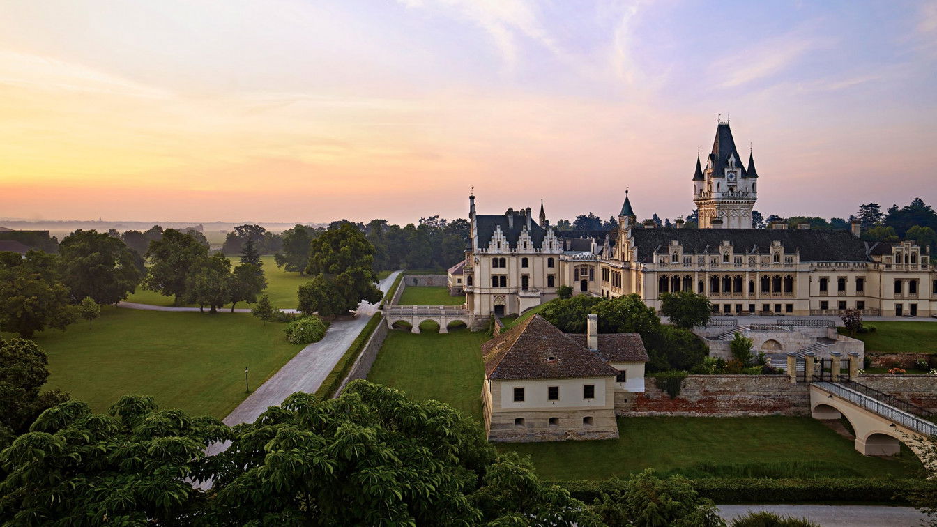 (c) Alexander Haiden Blick auf das Schloss Grafenegger im Frühling
